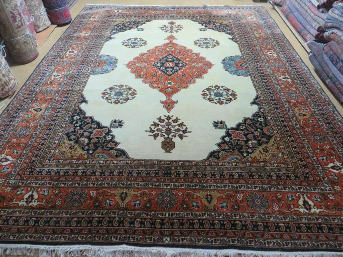 Hand Knotted Persian Rug Medallion Design