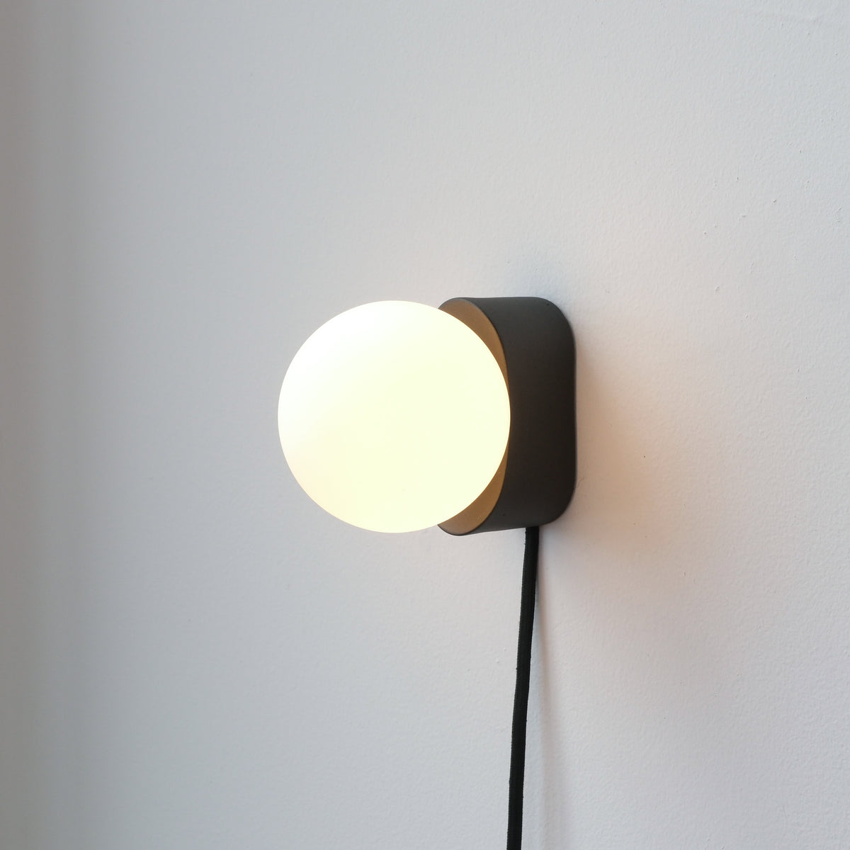 Iota Sconce — view 3