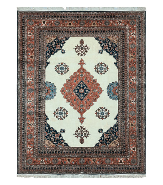 Hand Knotted Persian Rug Medallion Design