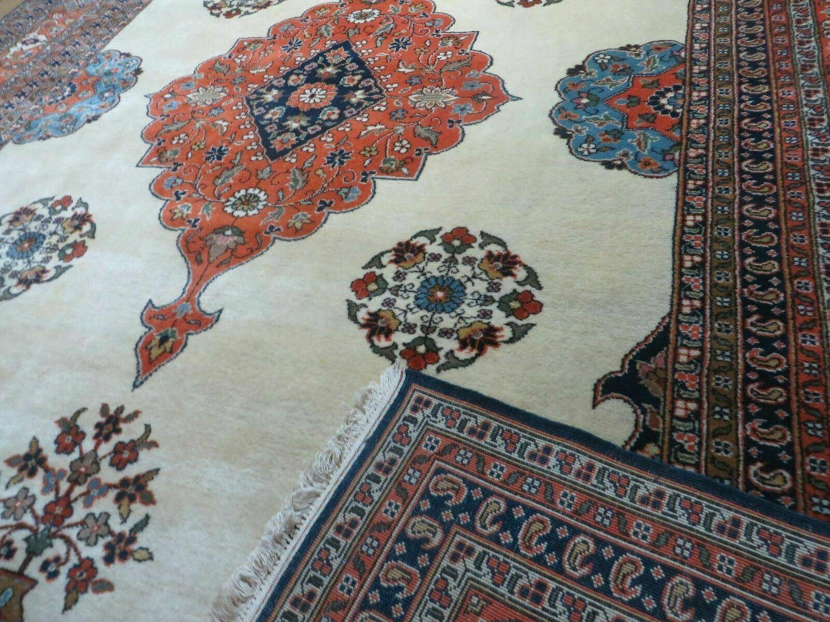 Hand Knotted Persian Rug Medallion Design