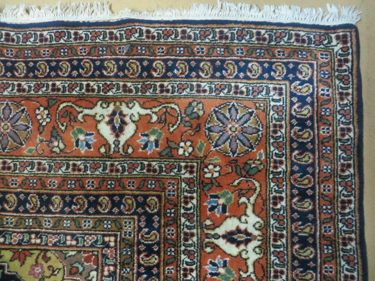 Hand Knotted Persian Rug Medallion Design